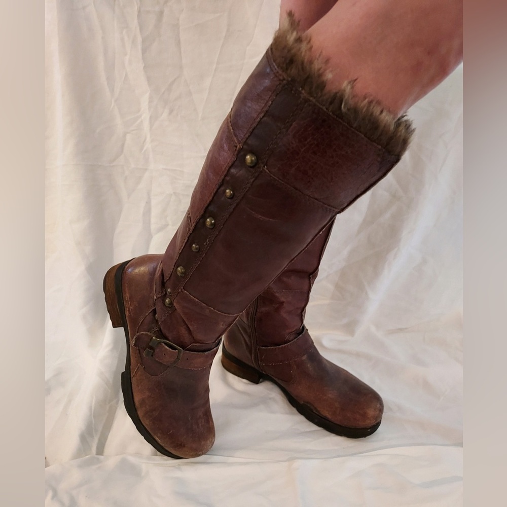 BareTraps, size 7, vintage brown leather knee high boots, faux fur lining.